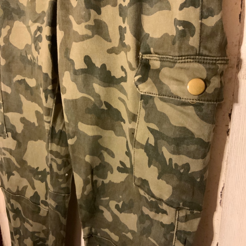 Camo Cargo Jeans by Ashley Mason - Picture 4 of 7